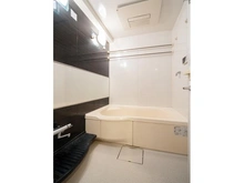 【神奈川県/座間市相模が丘】ブリリア小田急相模原 雨の日も安心！冬場の入浴も暖かく、カビ予防にも効果的な浴室換気乾燥機付き