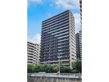 【東京都/品川区西五反田】ザ・ガーデンテラス目黒 外観：【外観】２０１８年１月築・目黒川沿いに佇む地上１９階建・全１０８邸のタワーレジデンス