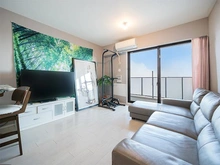 【埼玉県/川口市西川口】オープンスクエア川口 約１３．７畳のＬＤＫは、９階部分南向きならではの明るさと、開放感のある心地よい眺望が魅力です。