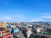 【埼玉県/川口市西川口】オープンスクエア川口 視界が開ける１０階建９階部分の南向き住戸につき、日当たり・眺望・通風に優れた快適な住環境です。