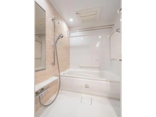 【東京都/豊島区高田】ブリリアシティ西早稲田 浴室です。非常に綺麗にお使いです。