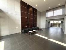 【大阪府/大阪市此花区島屋】サーパス此花ネオスタイル 【エントランスホール】エントランスホールから駐車場や駐輪場に出入りできます。