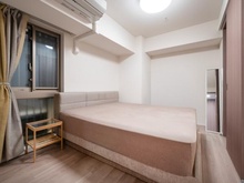 【東京都/多摩市関戸】ブリリアタワー聖蹟桜ヶ丘ブルーミングレジデンス 【洋室約６．５帖】 入り口、ウォークインクローゼットの扉が引き戸のため広々とご使用いただけます。