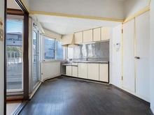 【神奈川県/横浜市青葉区桜台】桜台ビレジ4B棟 ■明るく風通しの良いキッチン においや湿気がこもらず快適にお使いいただけます。