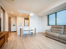 【東京都/品川区上大崎】ブリリアタワーズ目黒ノースレジデンス 【リビングダイニング】 約１５．７帖のゆとりの広さのリビングダイニングキッチン。