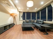 【東京都/品川区上大崎】ブリリアタワーズ目黒サウスレジデンス 【リビングダイニング】天井カセット式エアコンも付いており、美観を損なうことなく快適なお部屋に。