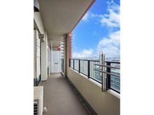 【神奈川県/川崎市中原区中丸子】THE　KOSUGI　TOWER 【東向きバルコニー】明るく風通りが良い、ゆとりのあるバルコニー