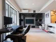 【東京都/江東区有明】ブリリア有明スカイタワー ＬＤＫ約１３．９帖：洋室約５帖の引き戸を開けるとＬＤと一体として使用可能。