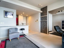 【東京都/江東区有明】ブリリア有明スカイタワー ＬＤＫ約１３．９帖：接照明、ダウンライト、エコカラット等オプション仕様あり。