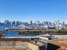 【東京都/江東区有明】ブリリア有明スカイタワー バルコニーからの眺望（昼景）：都市が発展していく様子を楽しむことが出来ます。眼下に人工海浜整備中