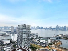 【東京都/江東区有明】ブリリア有明スカイタワー バルコニーから右手側は都心のビル群を望みます。