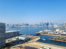 【東京都/江東区有明】ブリリア有明スカイタワー バルコニーからの眺望【昼景】 東京湾と都心を望む景色は圧巻です。