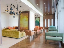 【東京都/江東区有明】ブリリア有明スカイタワー ＊ガーデンラウンジ（２階）／共用部 リモートワークスペースや談笑スペース等としてご利用いただけます。