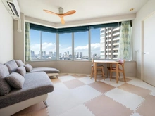 【東京都/江東区有明】ブリリア有明スカイタワー 角部屋ならではの大きな窓で採光良好なリビングダイニング