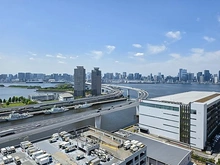 【東京都/江東区有明】ブリリアタワー有明ミッドクロス ２３階からレインボーブリッジ、オーシャンビュー、都心方面を眺めます。