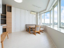 【東京都/江東区有明】ブリリア有明スカイタワー 角住戸のため、ＬＤ部分は端まで全面に窓が配置されております