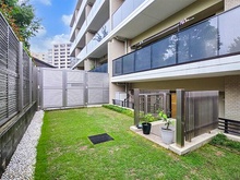 【東京都/中野区東中野】ブリリア東中野パークサイドヒルズ ３４．３１平米の専用庭。マンションでありながら戸建てのような自由さと開放感を享受できます。