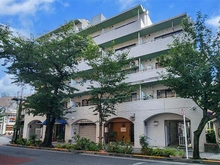 【東京都/品川区小山】タク・シティハイツ西小山 外観：【外観】東急目黒線「西小山」駅徒歩３分、桜並木通り沿いに佇む７階建てレジデンス。