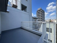 【東京都/新宿区余丁町】サカエ新宿余丁町マンション バルコニー　※現地（２０２５年９月）撮影