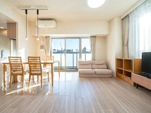 【東京都/江東区亀戸】Brillia亀戸 約１０．３帖のリビングダイニング