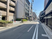 【京都府/京都市中京区室町通姉小路下る】藤和三条室町ホームズ 前面道路