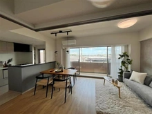 【埼玉県/さいたま市浦和区領家】コスモ浦和領家センターコート リビング・ダイニング：手前：洋室