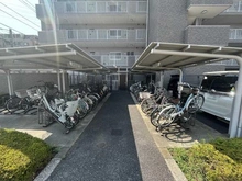 【埼玉県/越谷市瓦曽根】ライオンズマンション南越谷 駐輪場
