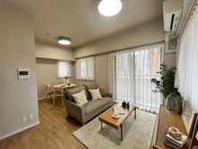 【埼玉県/さいたま市浦和区常盤】ライフステージ浦和常盤公園 リビング・ダイニング：※家具・調度品等は販売価格に含まれておりません