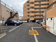 【埼玉県/さいたま市中央区新中里】与野本町ローヤルコーポ 駐車場