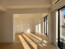 【埼玉県/さいたま市浦和区常盤】コート北浦和 リビングから洋室望む