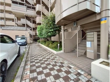 【埼玉県/さいたま市緑区東浦和】サンライフ東浦和 アプローチ
