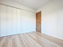 【埼玉県/さいたま市中央区新中里】コスモ与野ヒルズ 洋室：約6.1帖