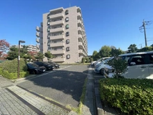 【埼玉県/さいたま市見沼区春野】プロムナード大宮春野 B棟4番館 駐車場