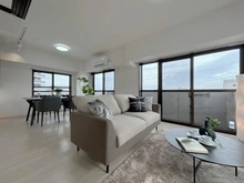 【埼玉県/さいたま市浦和区高砂】ヴィアーレ浦和 リビング・ダイニング：※家具・調度品等は販売価格に含まれておりません