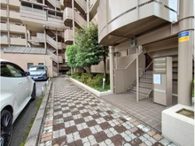 【埼玉県/さいたま市緑区東浦和】サンライフ東浦和 アプローチ