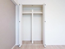 【埼玉県/さいたま市南区南本町】ライオンズマンション南浦和第2 収納:洋室(約6.0帖)のクローゼット