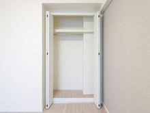 【埼玉県/さいたま市南区南本町】ライオンズマンション南浦和第2 収納:洋室(約5.9帖)のクローゼット