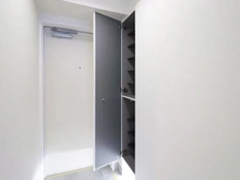 【埼玉県/さいたま市南区南本町】ライオンズマンション南浦和第2 玄関:下足入れ有り