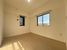 【埼玉県/吉川市大字保】ベルドゥムールレイクタウンEAST 洋室