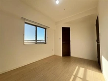 【埼玉県/吉川市大字保】ベルドゥムールレイクタウンEAST 洋室