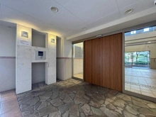 【埼玉県/入間郡三芳町大字竹間沢】レクセルプラッツァみずほ台 エントランス