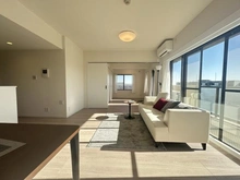 【埼玉県/さいたま市浦和区常盤】セレナハイム常盤公園 LDK：（約16.5帖）
LD横の洋室を開放すると【約22.5帖】の空間になります。