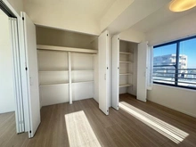 【埼玉県/さいたま市浦和区常盤】セレナハイム常盤公園 収納：洋室（約6.0帖）内