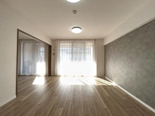 【埼玉県/戸田市川岸】ルイシャトレ戸田公園プロッシモ リビング：南向きにつき陽当たり良好です