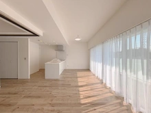 【埼玉県/川口市大字小谷場】イニシア南浦和 リビング・ダイニング