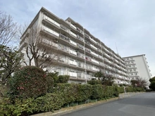 【埼玉県/越谷市赤山町】越谷ファミリータウン D棟 外観