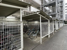 【埼玉県/越谷市赤山町】越谷ファミリータウン D棟 駐輪場