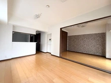 【埼玉県/さいたま市浦和区常盤】ルミナス常盤 リビング・ダイニング：（右）洋室