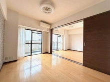 【埼玉県/さいたま市浦和区常盤】ルミナス常盤 洋室：（右）リビングダイニング