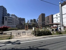 【埼玉県/さいたま市浦和区本太】ライオンズヴィアーレ浦和弐番館 東通りでんしゃ公園（現地より約210m）